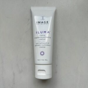 ILUMA intense brightening exfoliating cleanser (travel-size)